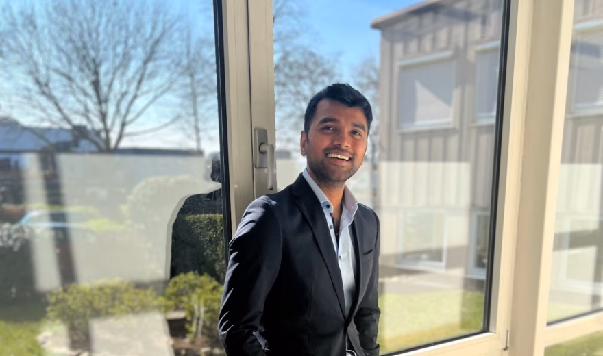 Volledig portret van Sai Panguluri van het Normec Schrader Institute.